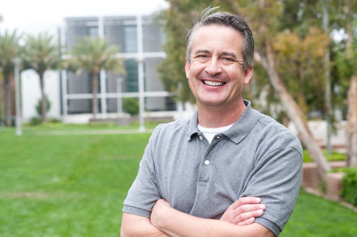 Loose dentures fixed with dental implants