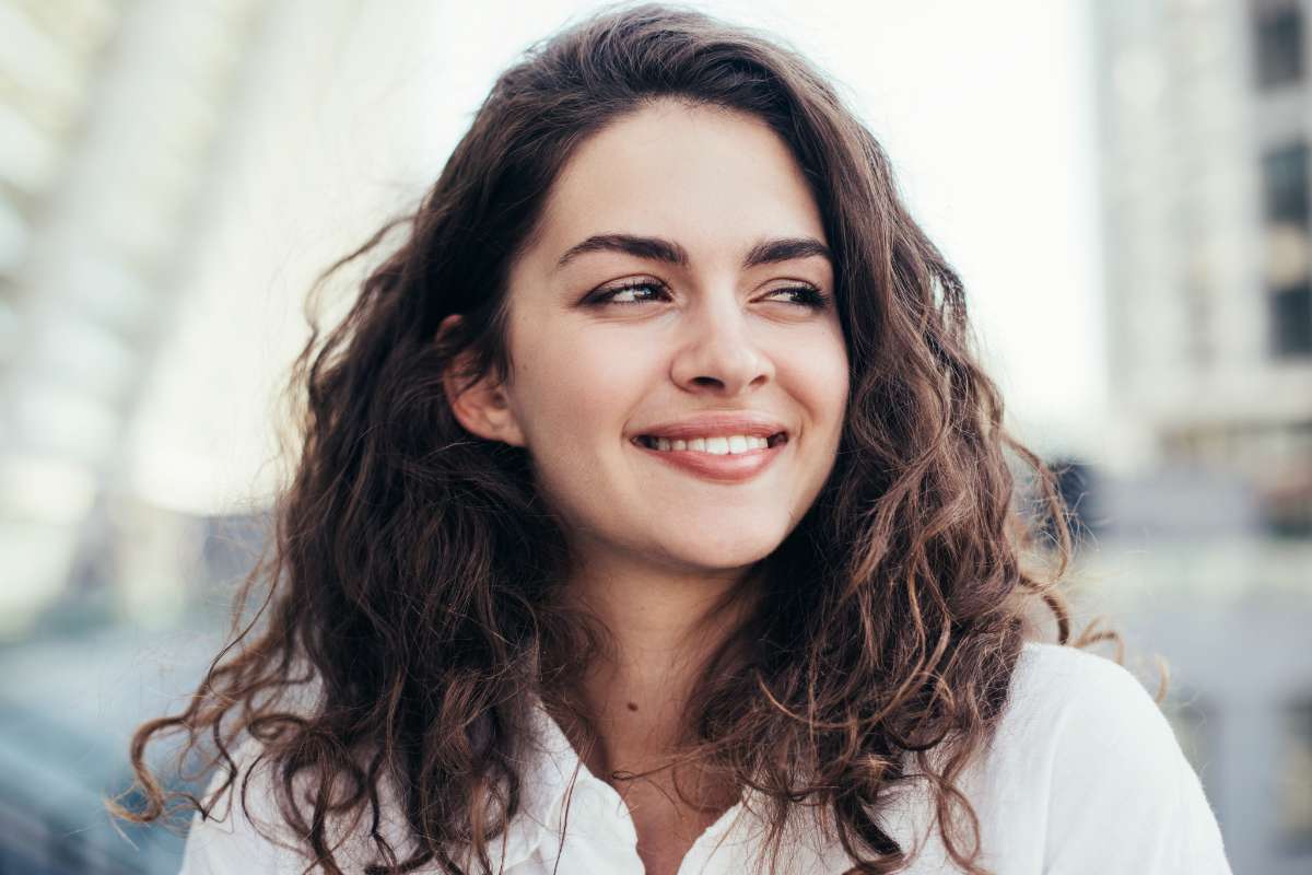 Single implant vs dental bridge comparison