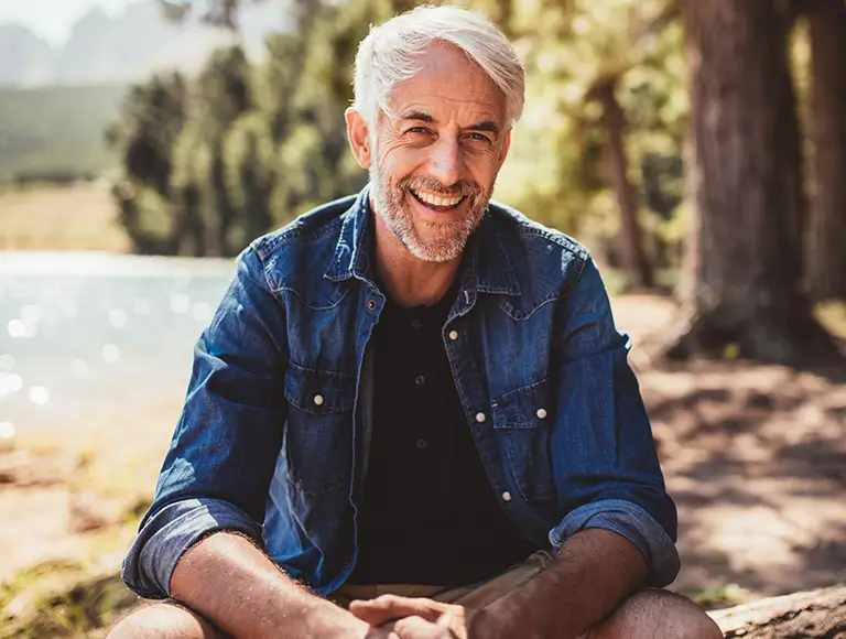 Implant-supported vs traditional dentures